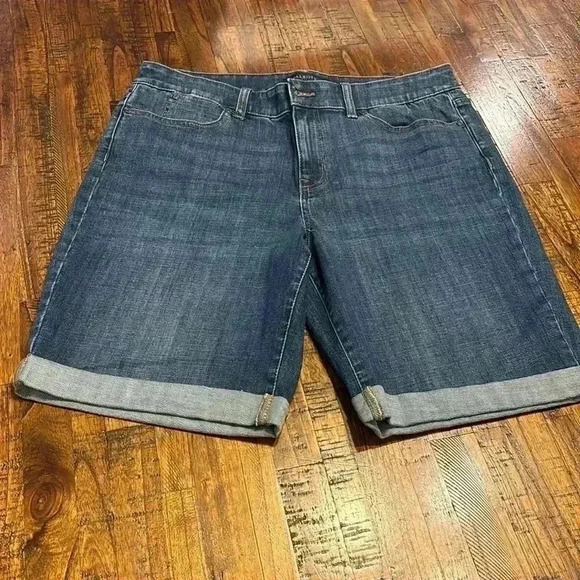 TALBOTS Girlfriend Style Denim Shorts - Size 12, Flawless Condition - Picture 3 of 9
